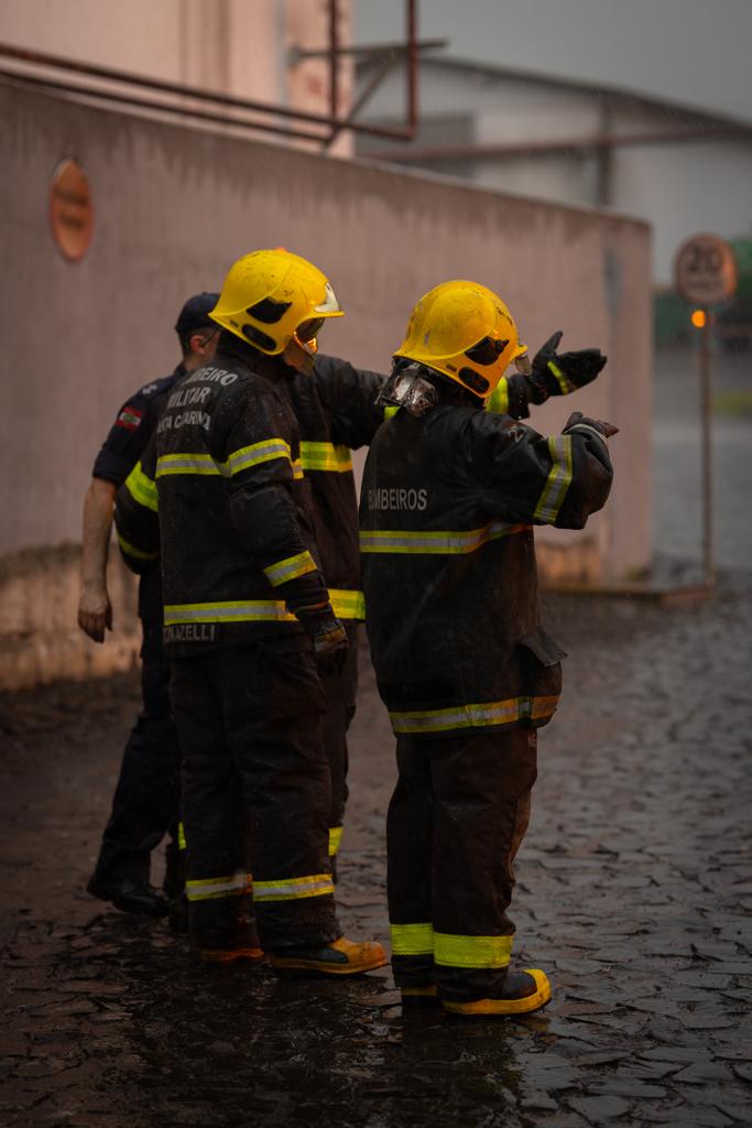 Bombeiros incêndio